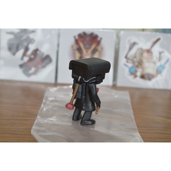 Skibidi Toilet Plungerman Figure Series 1 Bonkers Toys 2.5" Cameraman Red Plunge - Picture 5 of 7